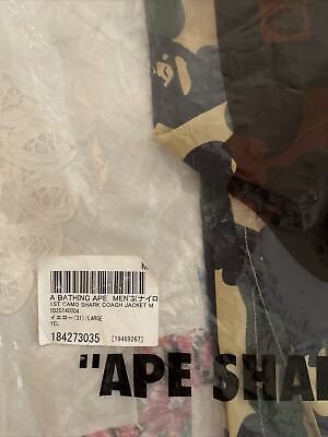 A BATHING APE MEN'S 1ST CAMO SHARK COACH JACKET SIZE LARGE A BATHING APE MEN'S 1ST CAMO SHARK COACH JACKET SIZE LARGE