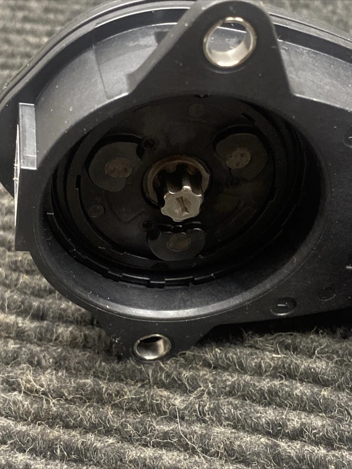 Actuador Ford JL3Z-2B712-A original 2015-2023 F-150 Foto 4 de 4