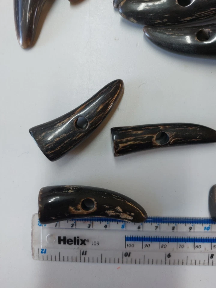 Genuine Buffalo Horn Toggles  - One Hole - Polished 55 to 60mm x 3 - Image 2 of 4