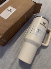 White/Cream Stanley Cup NWT H2.0 FlowState Quencher 40oz