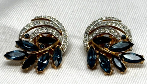 Vitg. TRIFARI clip-on EARRINGS - Blue & Clear Rhinestones -Wreath Design 1950's