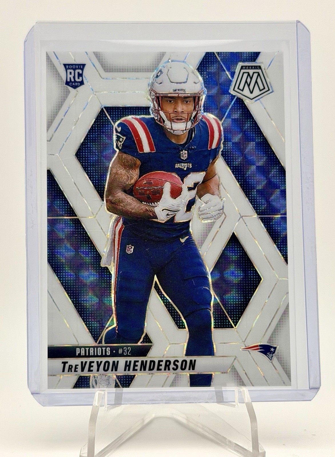 2025 Panini Mosaic Prizm Treveyon Henderson #325 White RC /25 Patriots
