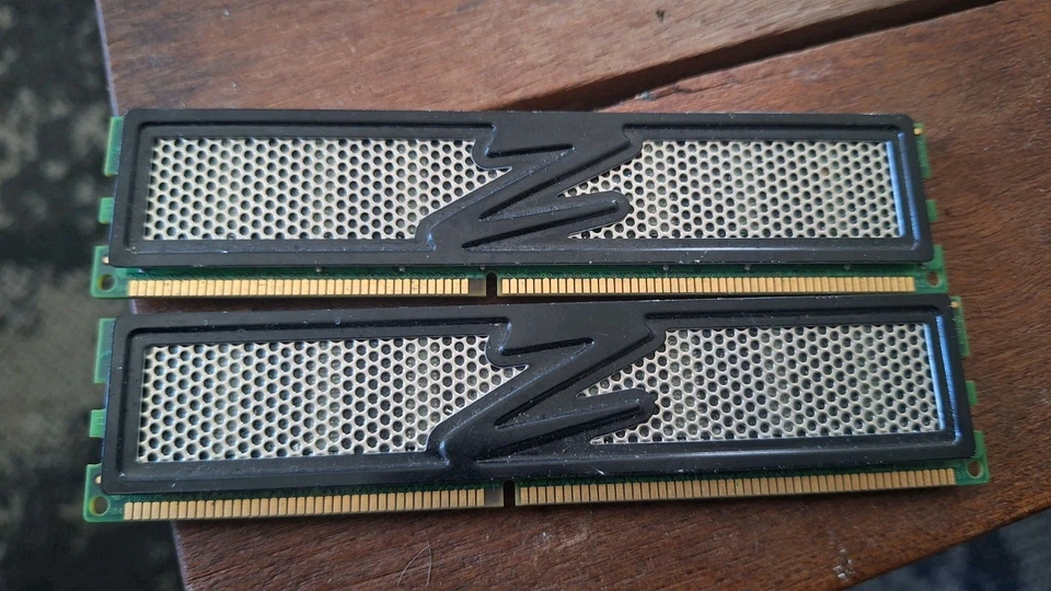 OCZ4001024PF OCZ Tech 1024MB 2X1GB DDR1 PC3200 MEMORY QTY 2 - Image 3 of 4