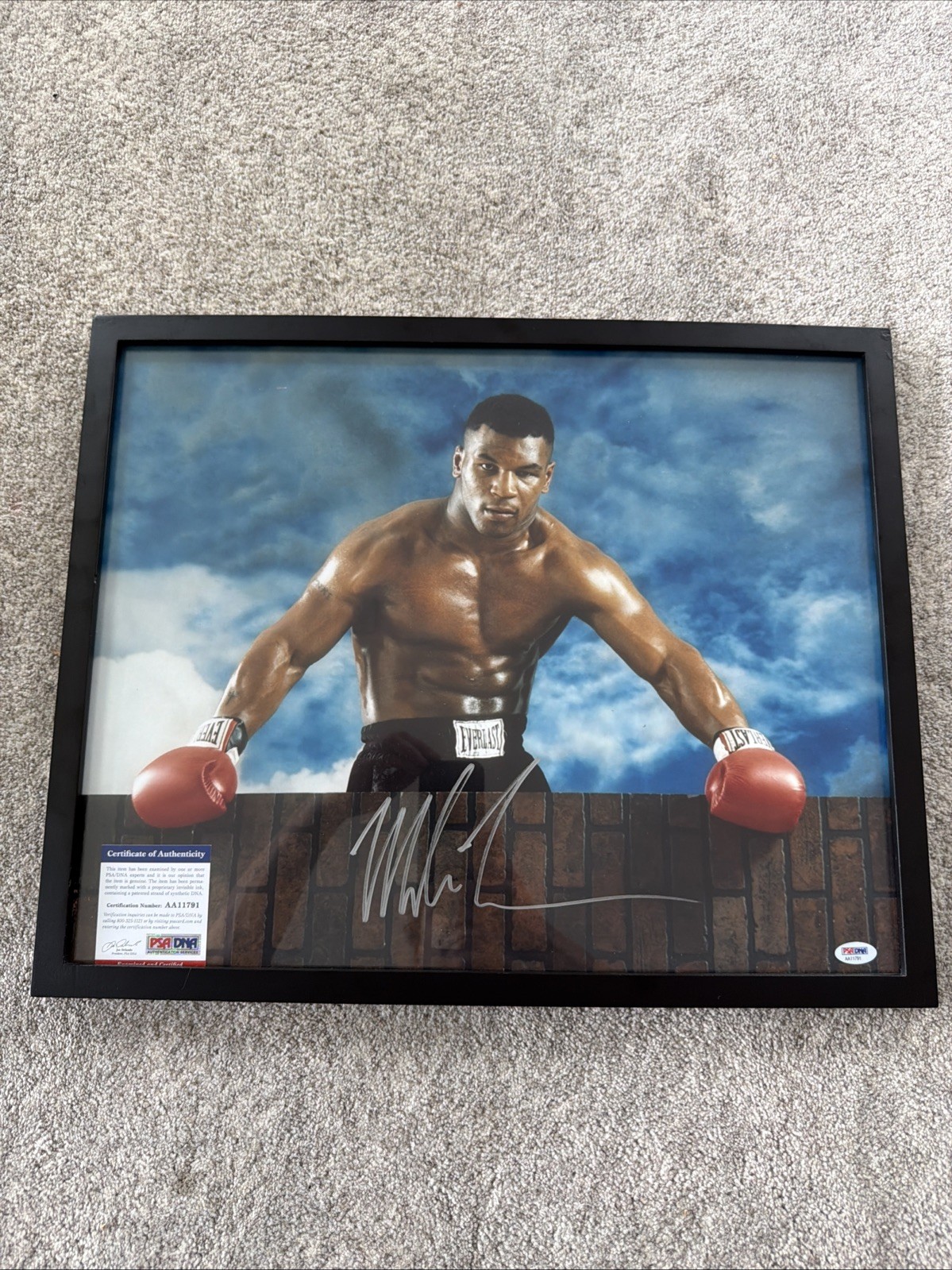 Mike Tyson Signed Framed 11x14 Photo Punch Out Pose PSA DNA COA AA11791 view 1