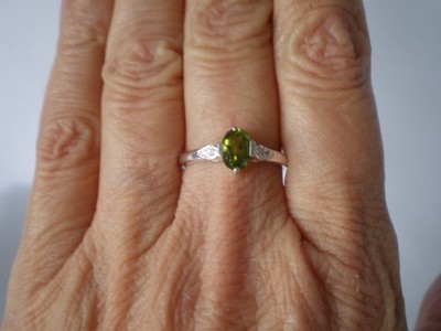 Peridot Ring in ovaler Form, Gr. P/Q, 1 Karat, in 1,8 Gramm 925 Sterling Silber