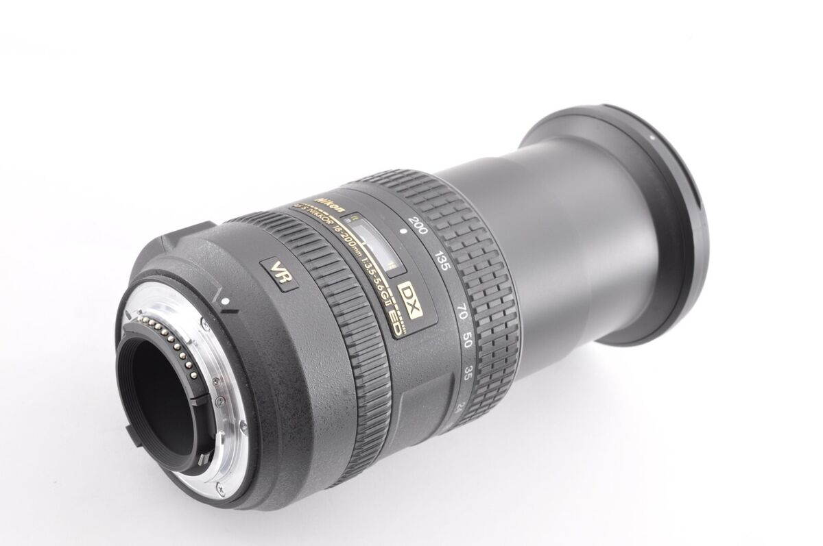 Nikon DX AF-S Nikkor 18-200mm f/3.5-5.6 G ii ED VR Excellent Nikon DX AF-S Nikkor 18-200mm f/3.5-5.6 G ii ED VR Excellent
