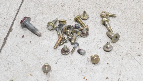 VW Golf 3 Cabrio 1E Bj 94 Schrauben Konvolut Tür vorne RECHTS #110551-F435