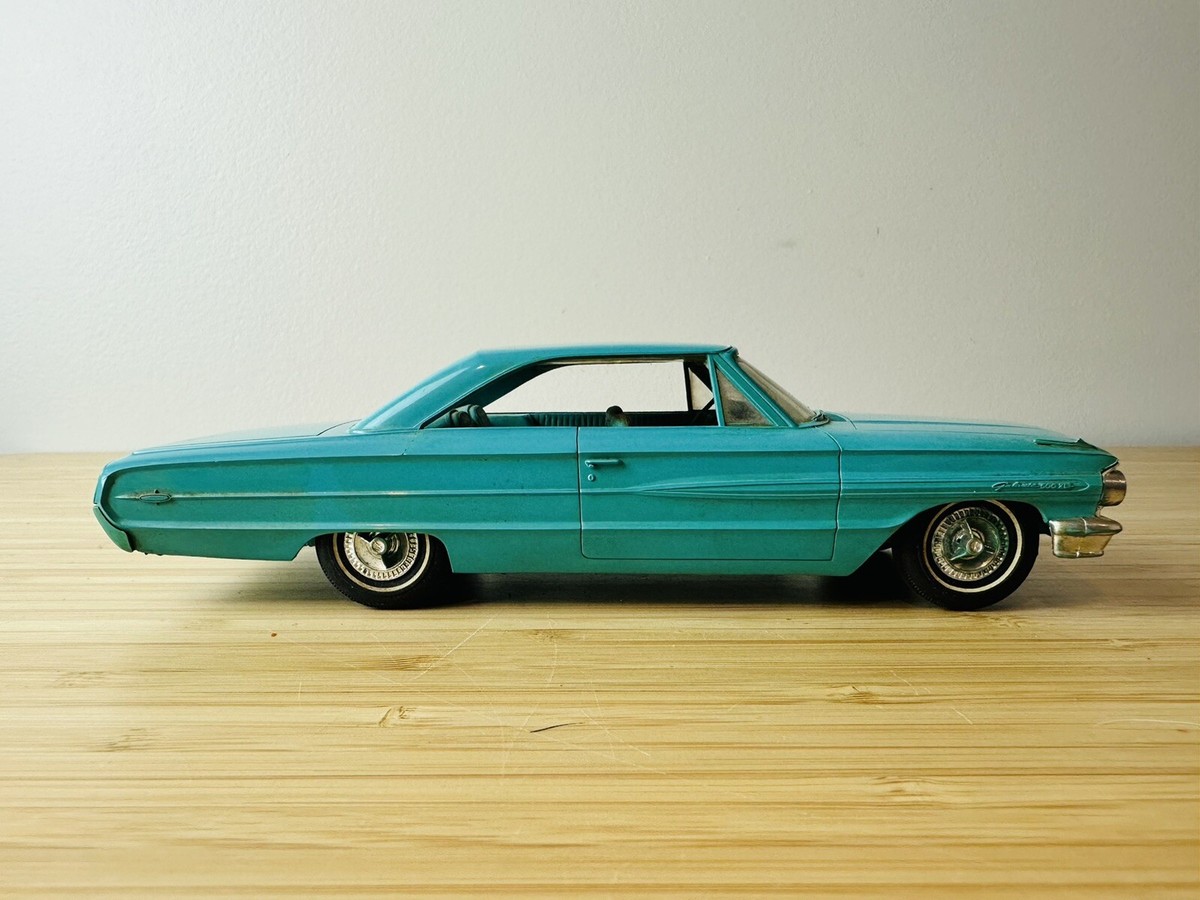 amt 1/25 1964 FORD GALAXIE 500 完成品 AMT 1/25 1964 Ford Galaxie 500 Model Built by Pro Rare