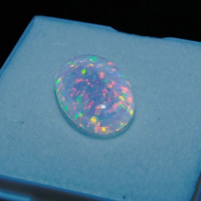Natürlicher Opal 10,9 kt Boulder Cabochonschliff mexikanischer ZERTIFIZIERTER...