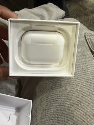 Apple AirPods Pro with MagSafe Wireless Charging Case - White