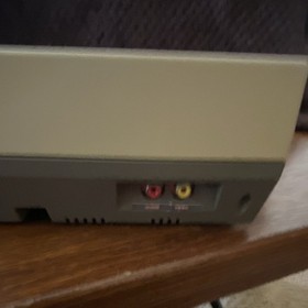 Nintendo Entertainment System NES-001 Console w/ 3 Controllers, Zapper & Manual
