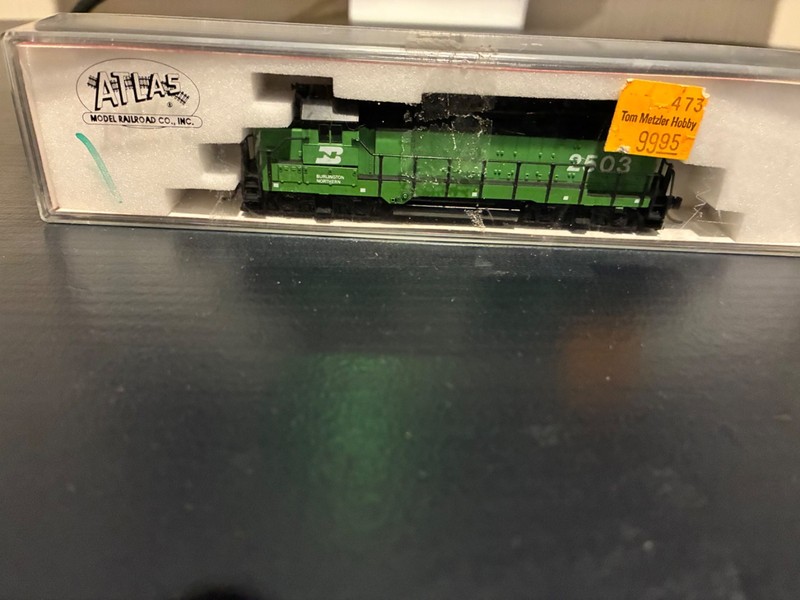 atlas n gauge locomotive caboose and flat cars