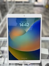 Apple iPad Air (3rd Generation) 64GB, Wi-Fi, 10.5in - Silver for