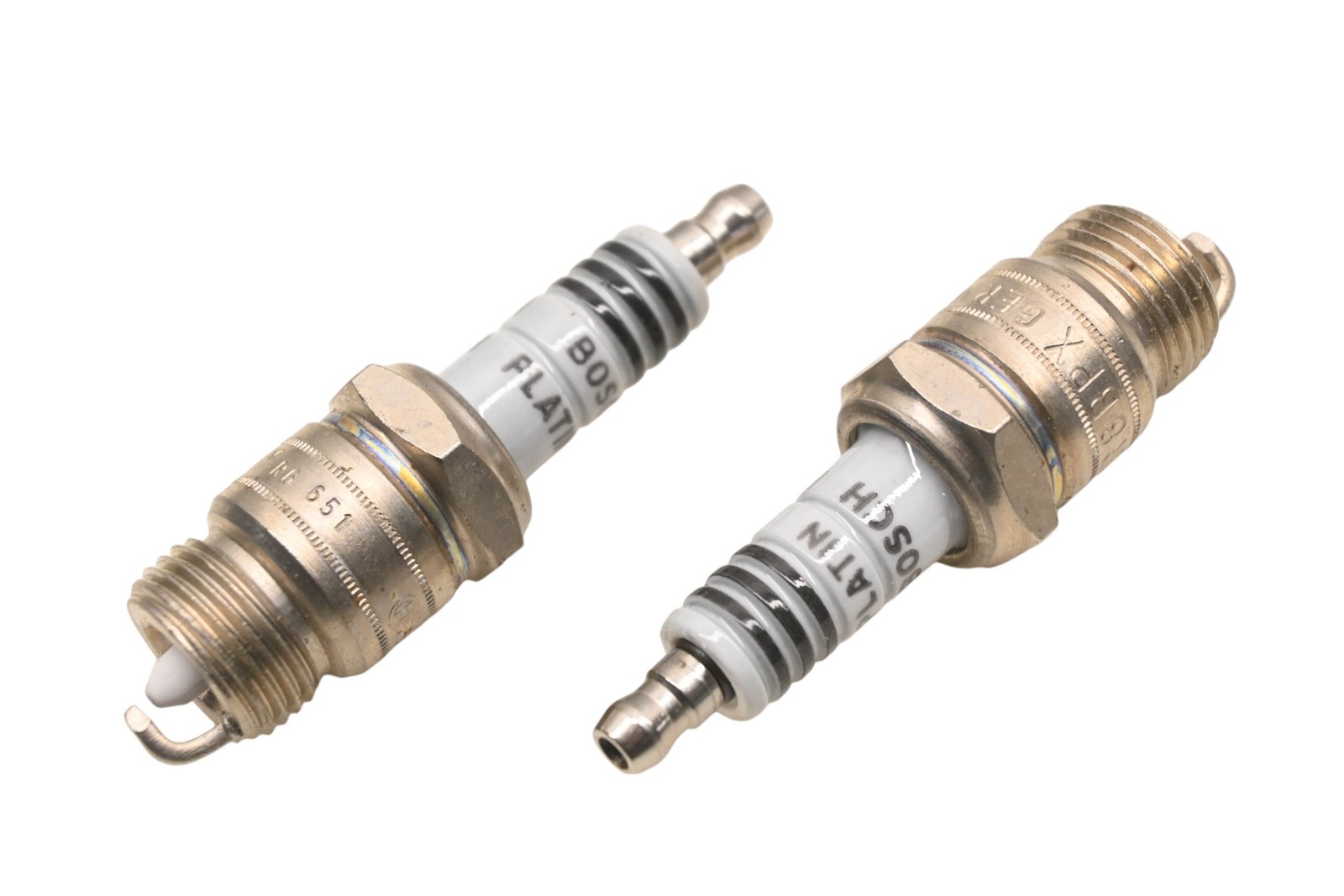 Bosch DR8BPX Platinum Spark Plugs Qty 2 NOS