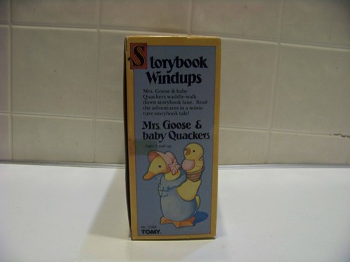 Tomy Storybook WindUps Toy Mrs. 1983 de colección Goose & Quackers en caja nº2568 - Imagen 2 de 7