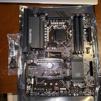 GIGABYTE Z490 UD Motherboard Intel Z490 DDR4 LGA 1200 ATX w/ IO GIGABYTE Z490 UD Motherboard Intel Z490 DDR4 LGA 1200 ATX w/ IO