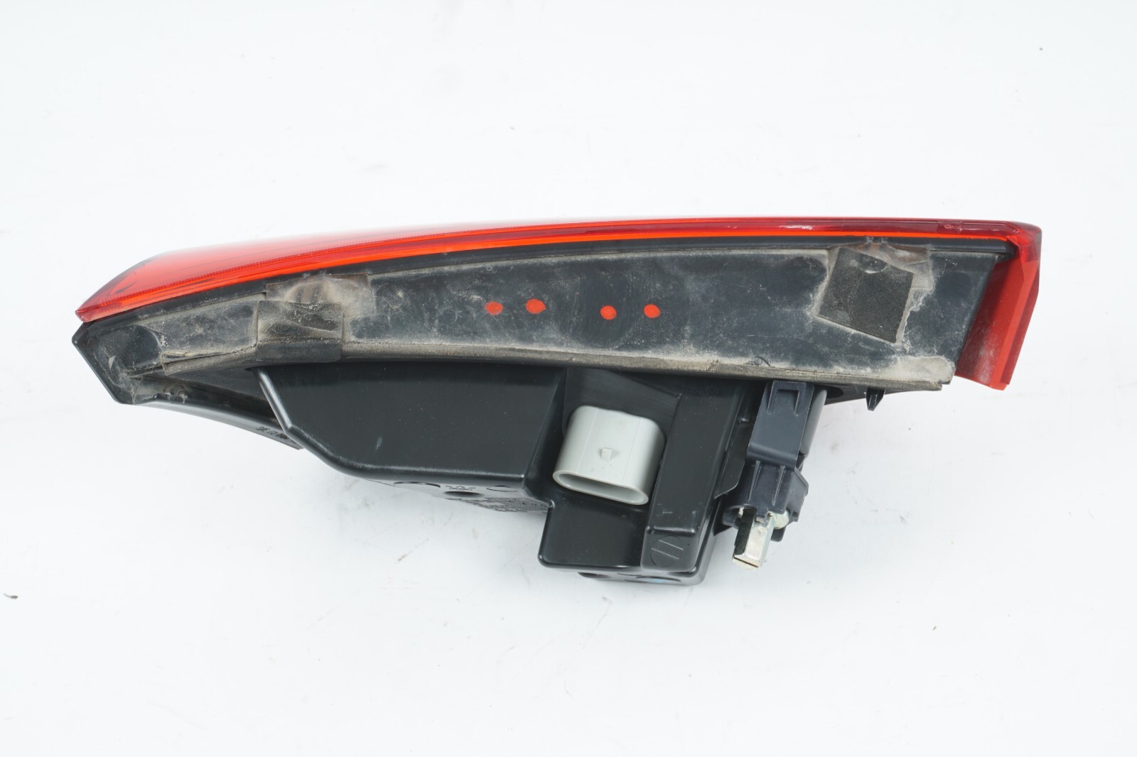 14-17 MASERATI QUATTROPORTE TAIL LIGHT INNER RIGHT PASSENGER SIDE OEM