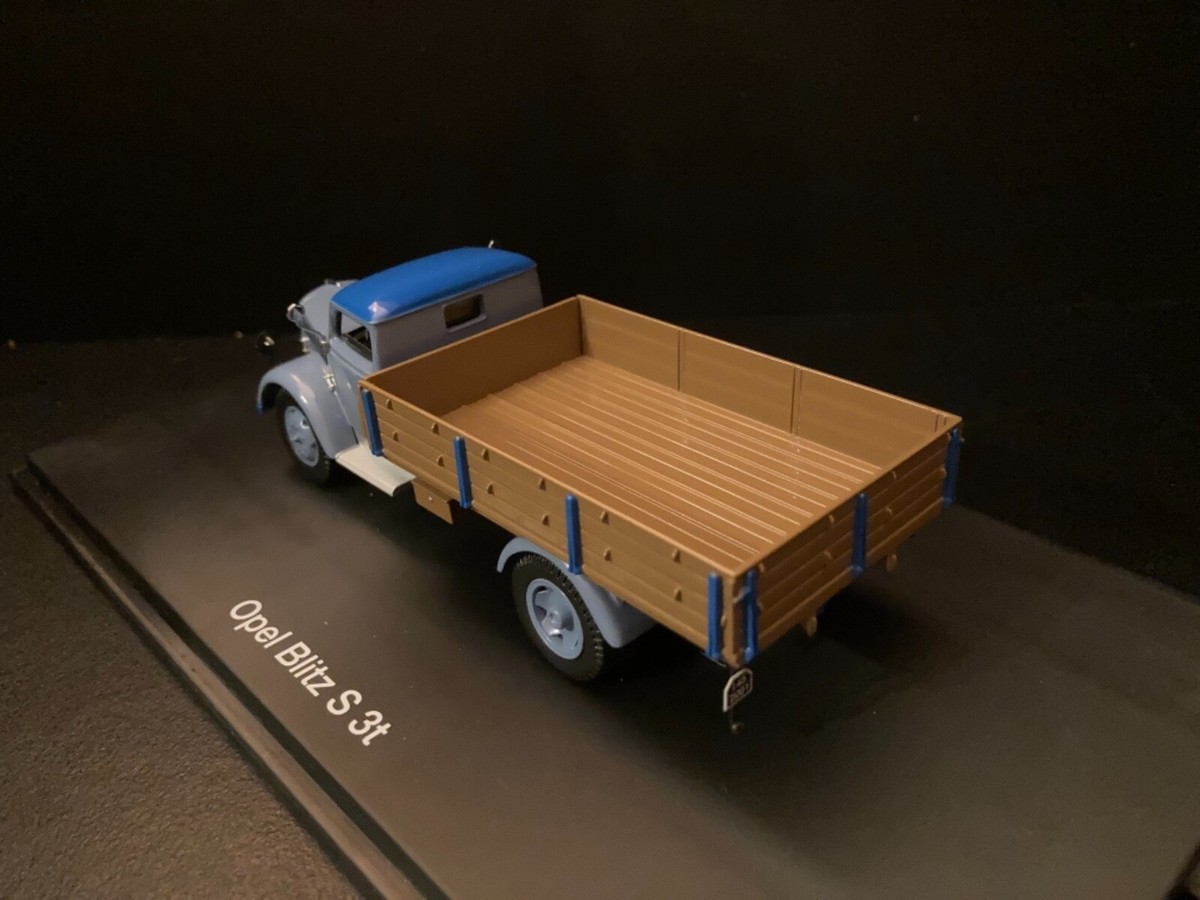 Opel Blitz S 3t 1939 Schuco Limited Diecast Vehicle in scale 1/43