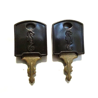 2 Vintage Keys Atlantic Luggage Suitcase Replacement Key TWO KEYS the SAME