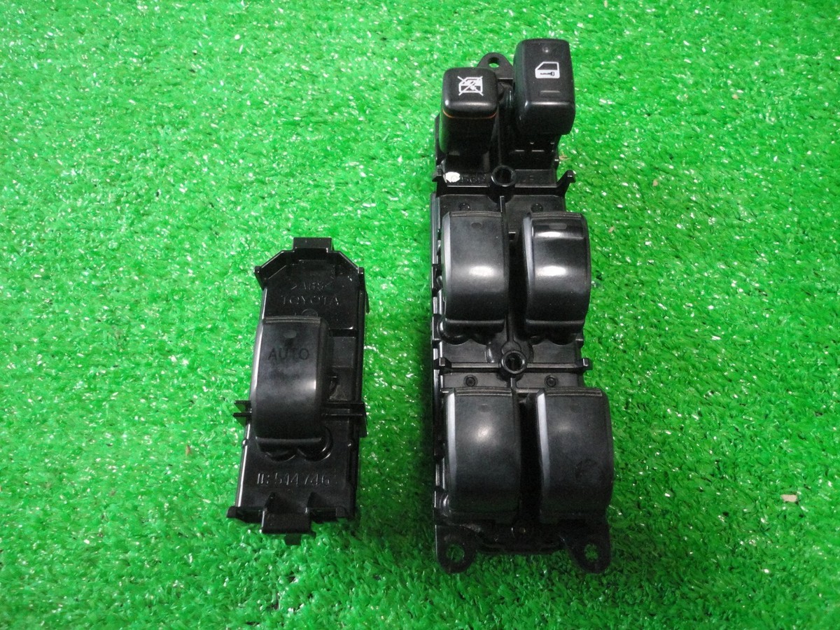 TOYOTA NOAH VOXY AZR60 Genuine Power Window Switch LH RH 84040