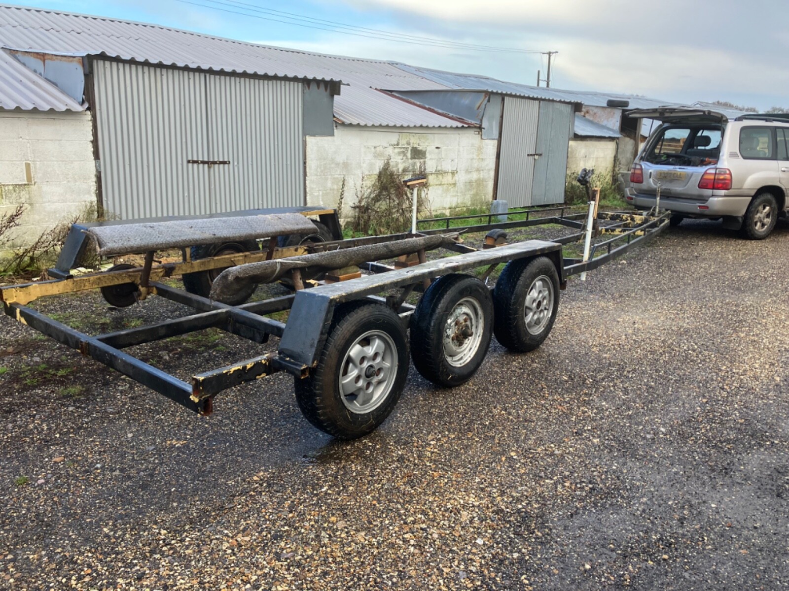 TRIPLE AXLE HEAVY DUTY BOAT TRAILER FOR BOATS UP TO 27FT+ eBay