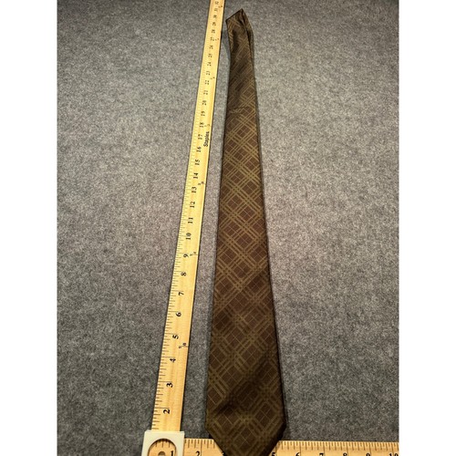 Burberry London Mens Brown Plaid Silk Necktie Made in Italy Classic Formal Tie