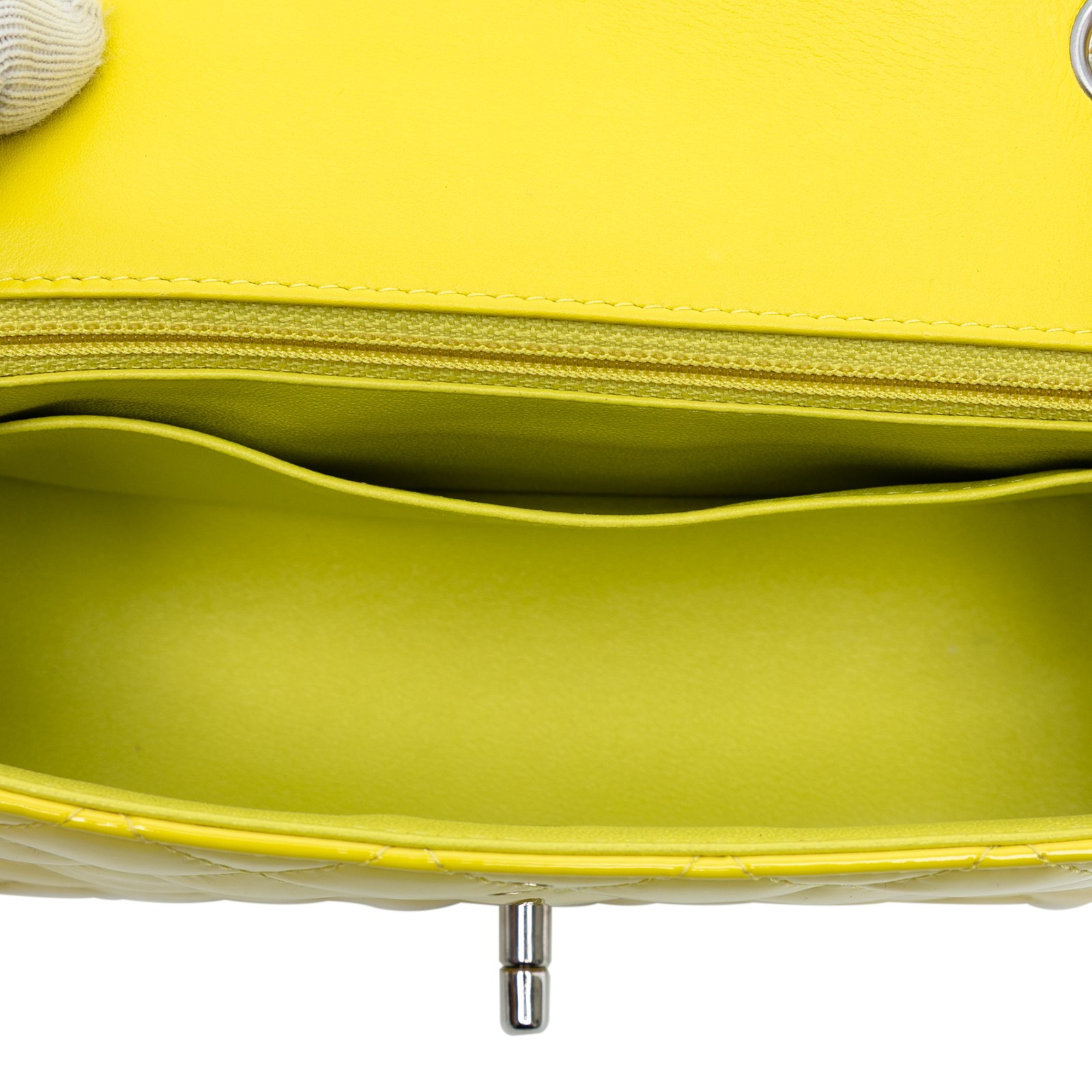 Authenticated Chanel Mini Rectangular Classic Pat… - image 4