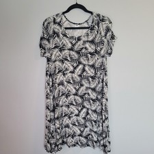 Old Navy Dress Women’s Size Medium Black White Palm Print Short Sleeve Shift