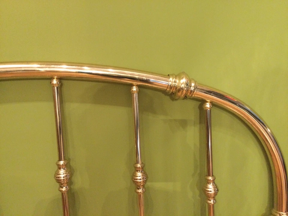 Vintage BRASS Metal👑QUEEN🛏BED HEADBOARD➰Mid 1980s➰Elegantly Curved➰60”Wx52”H - Image 3 of 4