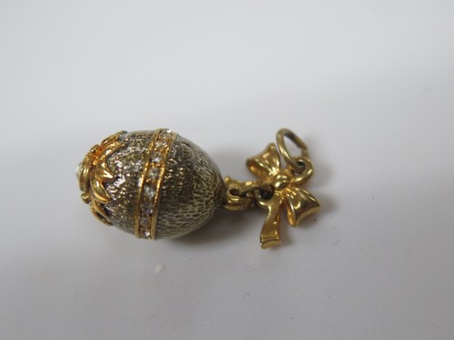 🌷 Colgante Joan Rivers Huevo Fabergé Dije * Arco Margarita Oro Plata * De Colección