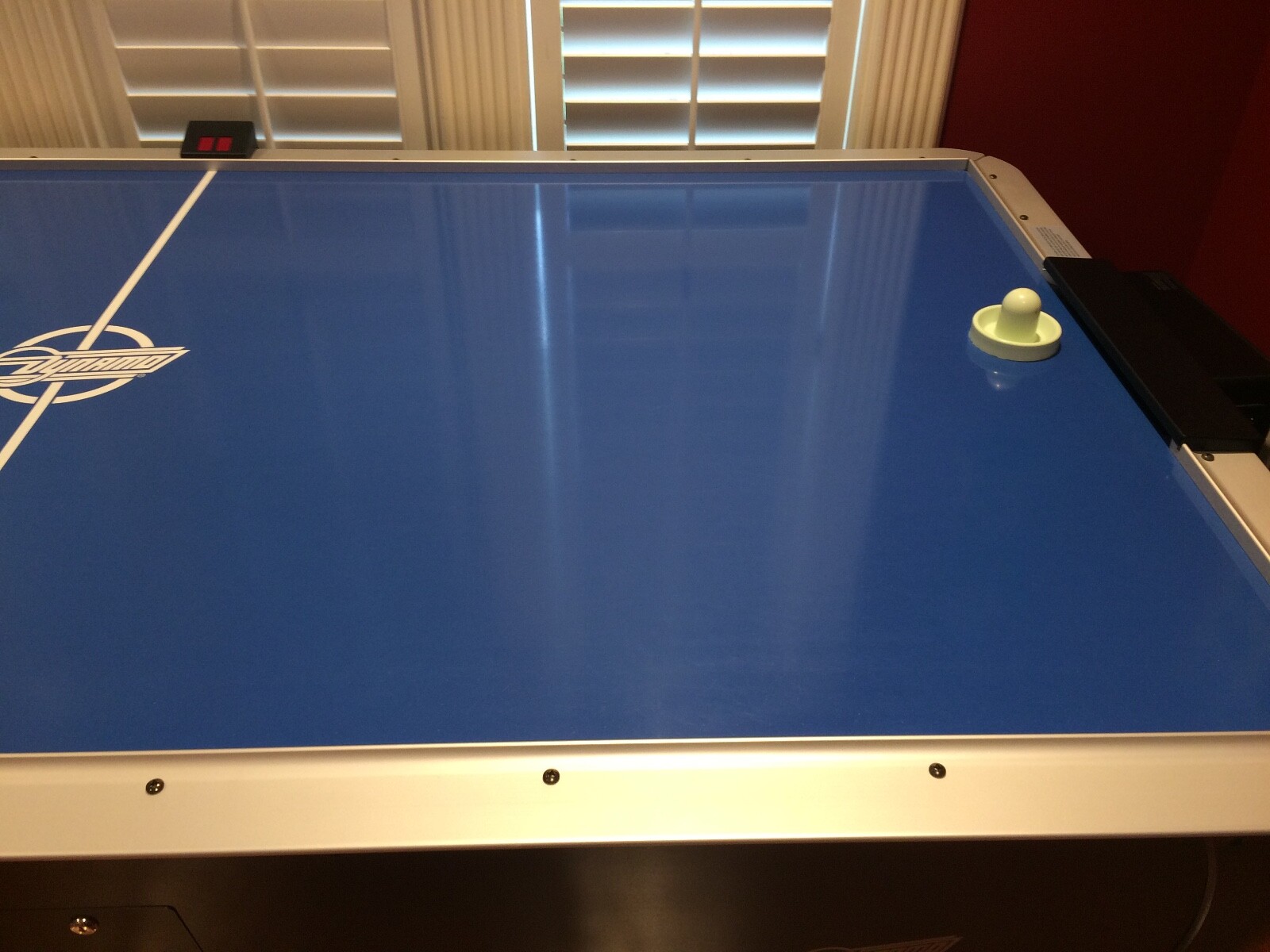 8 Foot Dynamo Pro Style Air Hockey Commercial Grade Table Like New
