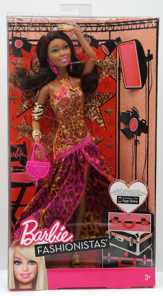 Y7498 Barbie Fashionistas In The Spotlight Nikki AA-MATTEL