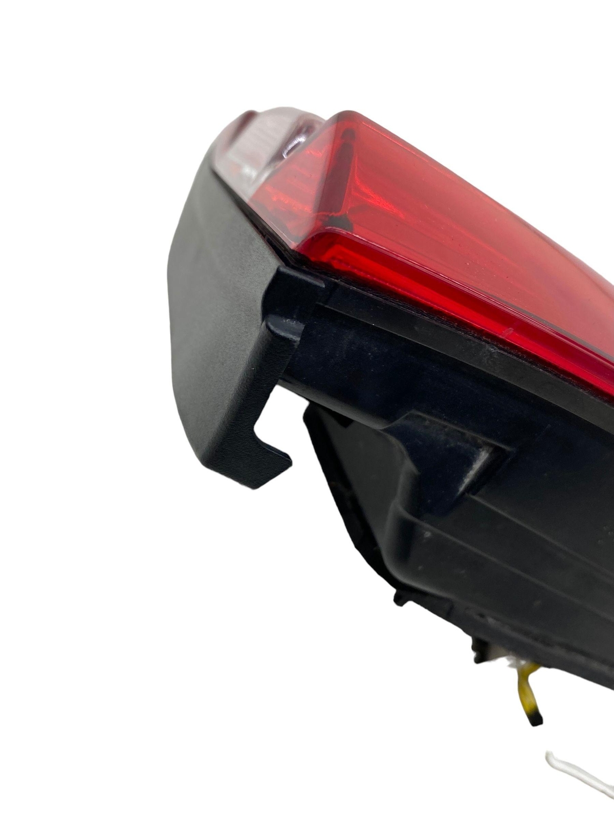 2017-2020 MASERATI LEVANTE REAR RIGHT TAILGATE MOUNTED BRAKE LIGHT TAIL LAMP