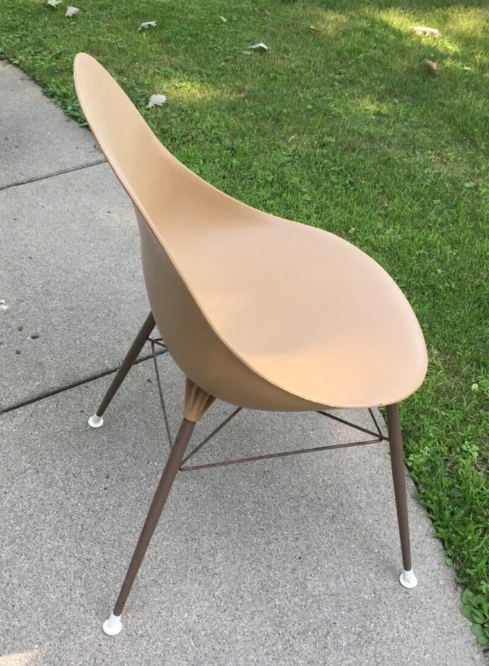 **Vintage MCM ATOMIC MOLDED BUCKET CHAIR SEAT MOCHA TAN STEEL LEGS WHITE TIPS - Image 2 of 4