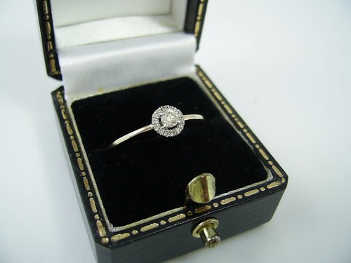 F Hinds 9ct Yellow Gold Diamond Halo Cluster Ring 0.15 Carat, Size M - Picture 2 of 9