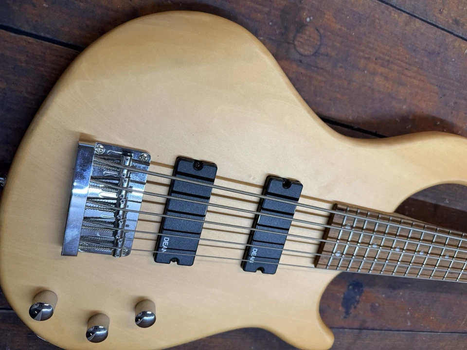 Bajo eléctrico de 5 cuerdas Dean Edge acabado natural ecualizador activo Foto 4 de 4