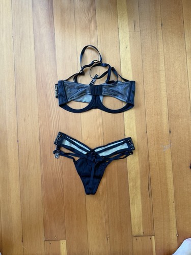 Victoria’s Secret Black Star Embellished Lingerie Set Bra 32DD+Thong XS - Picture 3 of 10