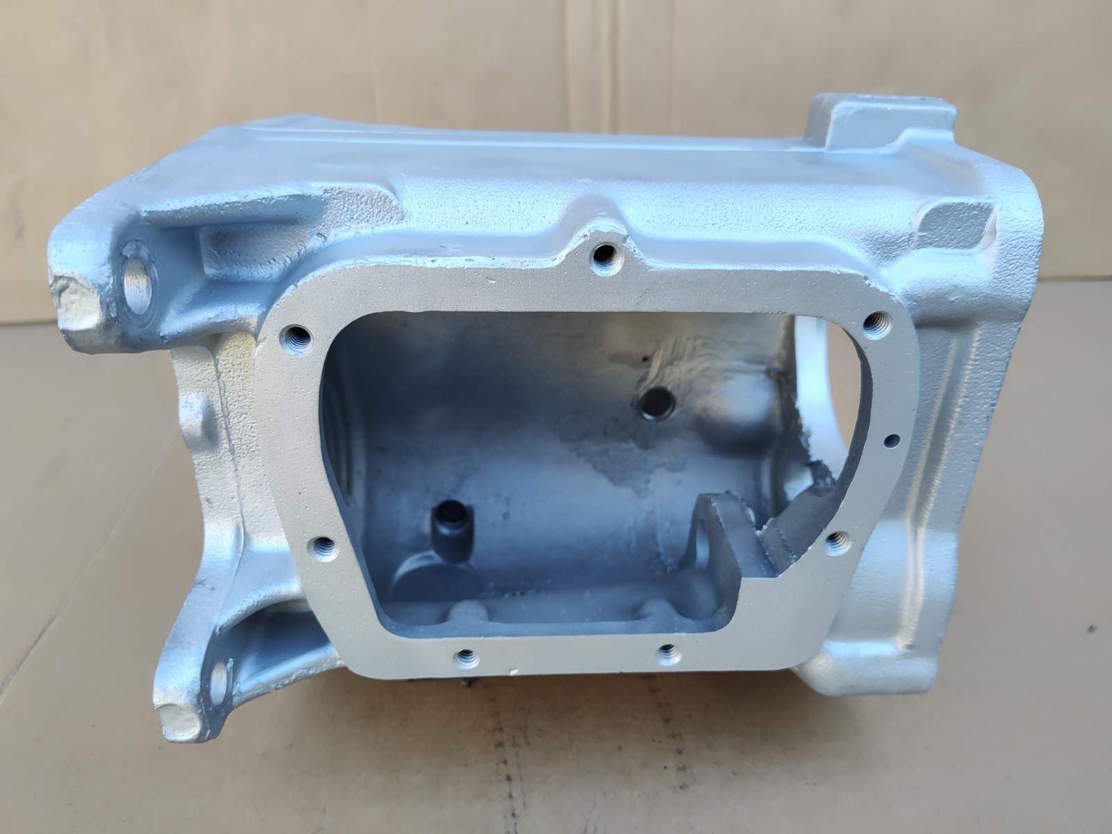 Muncie 4 Speed Transmission Main Case 3925661 Muncie 4 Speed M20 Main Case NICE