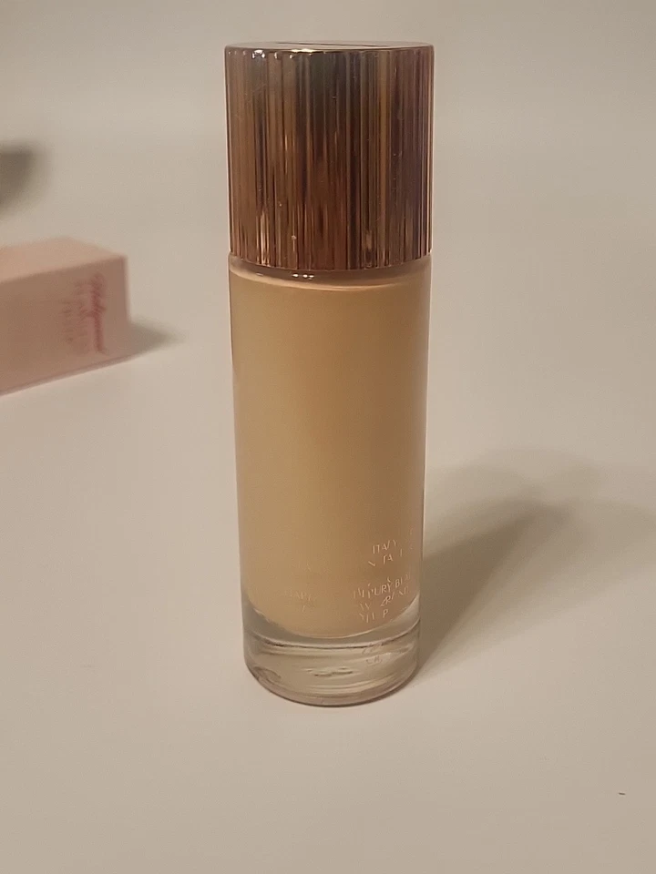 Charlotte Tilbury Hollywood Flawless Filter 1 Fair Scuffed Bottle Please Read - Image 3 of 4