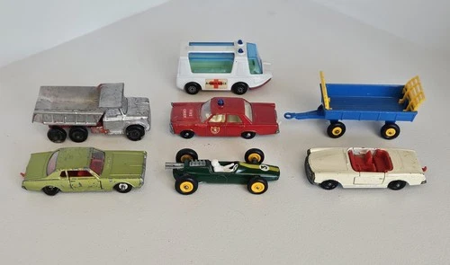 VINTAGE LESNEY MATCHBOX DIECAST CARS TRUCKS LOT ENGLAND (MB8)
