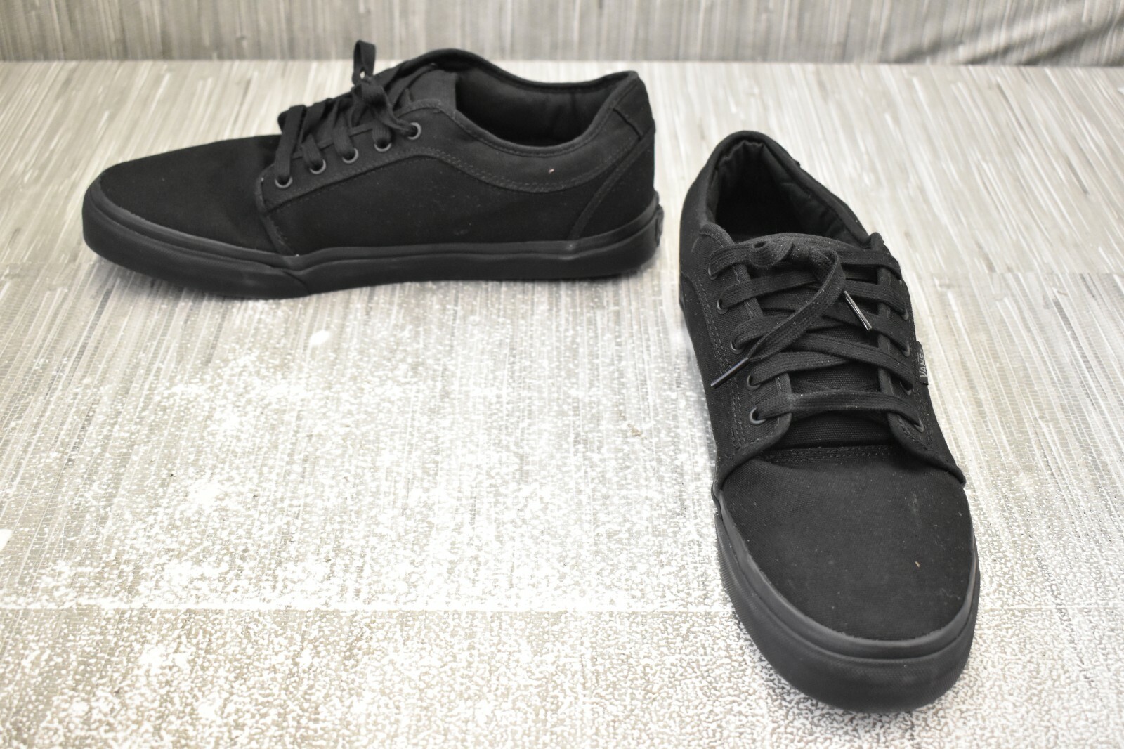 vans chukka low size 14