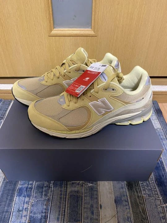 New Balance 2002R AURALEE Yellow Beige BRAND NEW M2002RE1 US 11