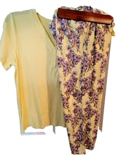 Liz Claiborne Floral Capri Pajamas Sleep Set 2 pc. Pockets Elastic Waist XS NWT