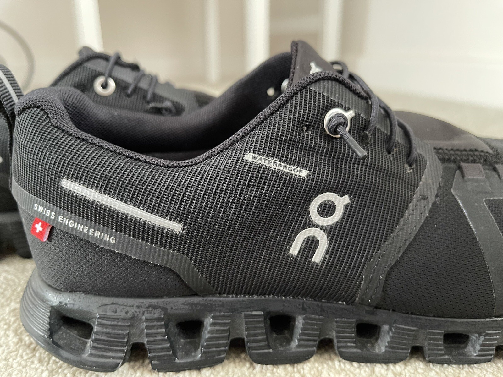 ON Cloud 5 Waterproof Black Trainers UK6 eBay
