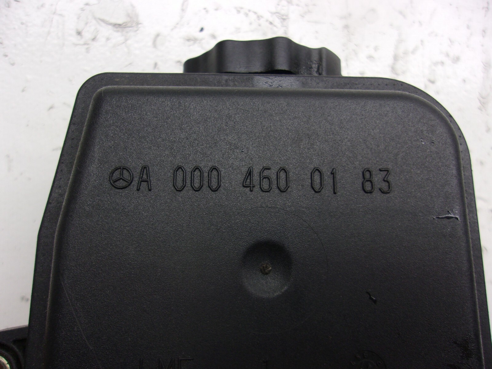 A0004600183 9802 MERCEDES W209 W210 W211 POWER STEERING FLUID