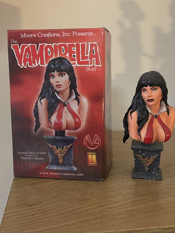 Vampirella Limited Edition Mini Bust (2001) Moore Studios #289/5000 Mini-Bust
