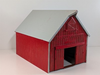 ERTL Painted Red Farm Country Deluxe Barn 1/64 S Scale Building Built
