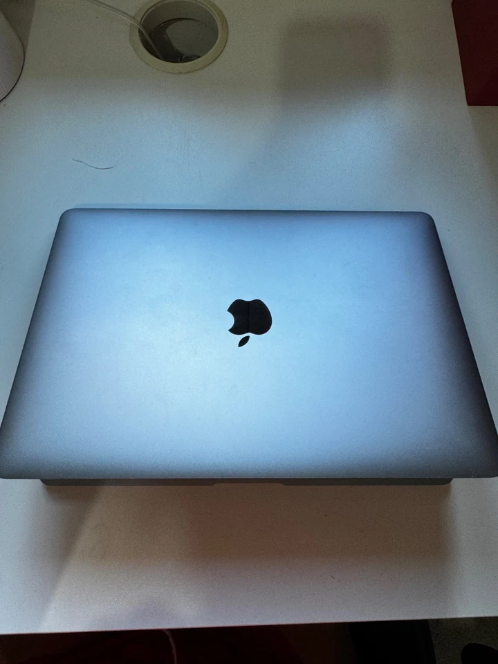 Apple MacBook Air 13" · i5 8th gen 3.6 GHz · 8GB · 128GB, photo 4 of 5