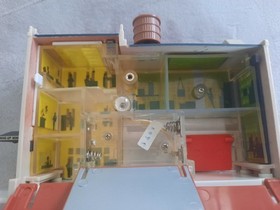 5 GALOOB MICRO MACHINES City Buildings, Auto Parts, Fire Dept, Hospital, Police