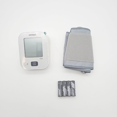 OMRON X2 Essential Digitales Blutdruckmessgerät Oberarm klinisch validierter